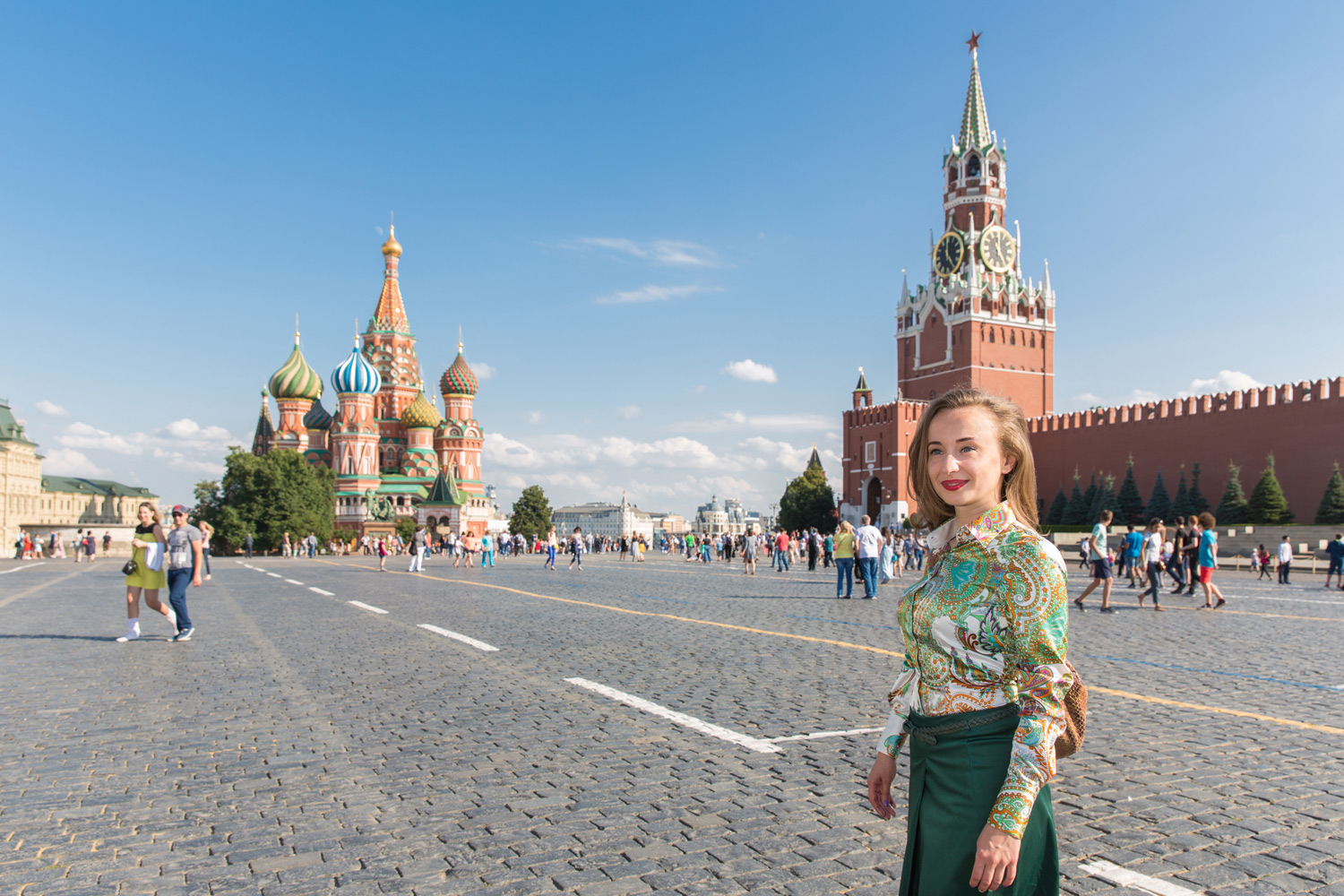 Portrait d'une femme sur la Place Rouge à Moscou